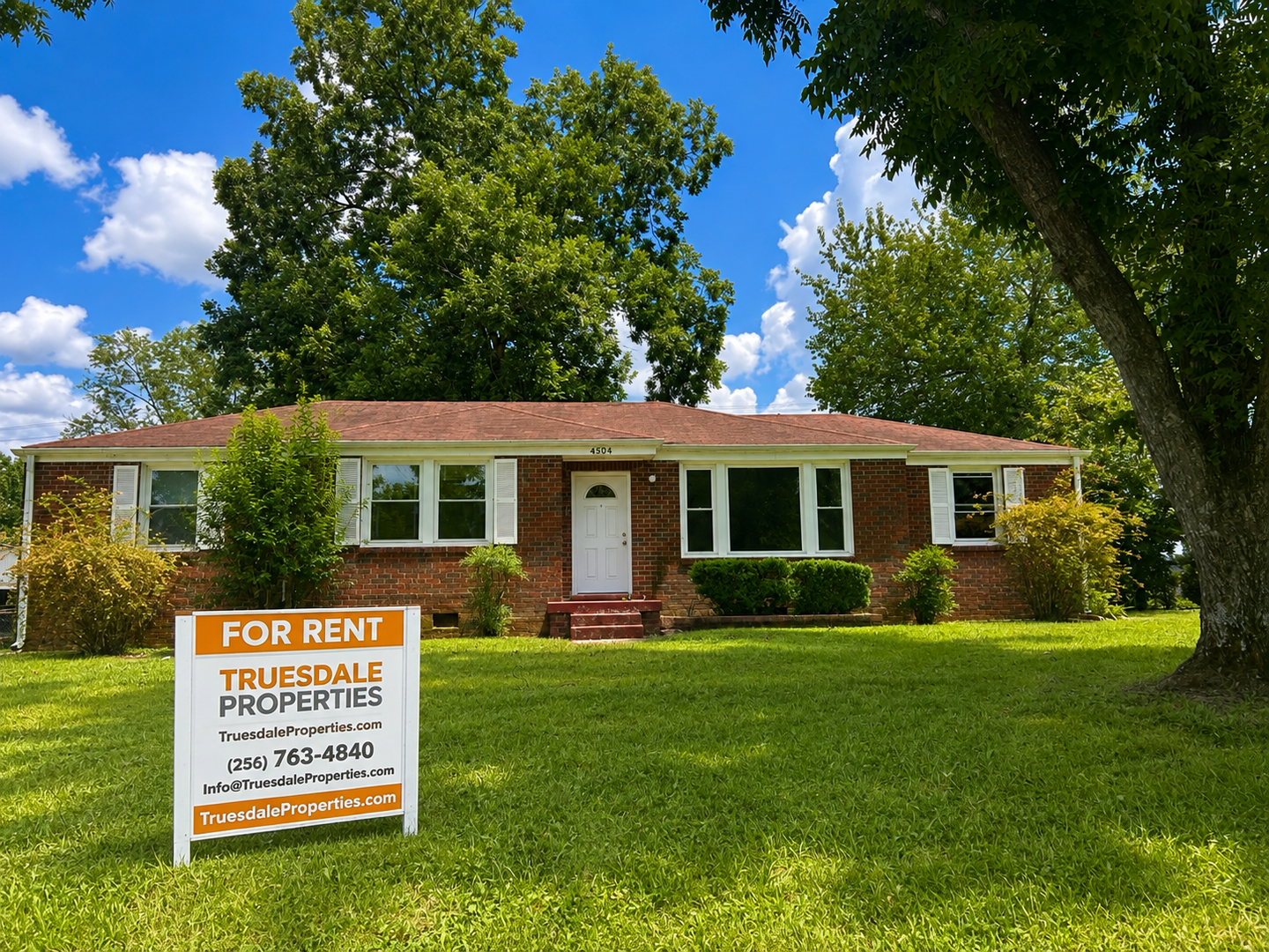 Huntsville House: 4504 Force Dr NW