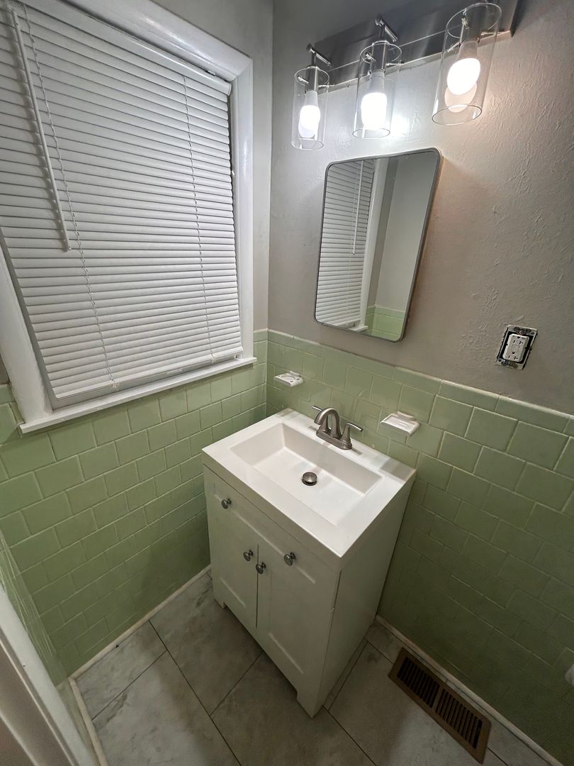 4107 Arlington Circle 3 of 7