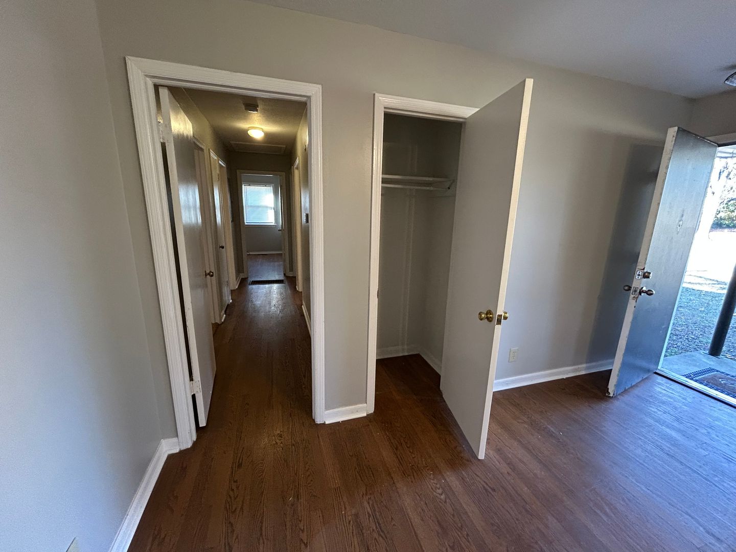 3901 Ellen Drive 3 of 12