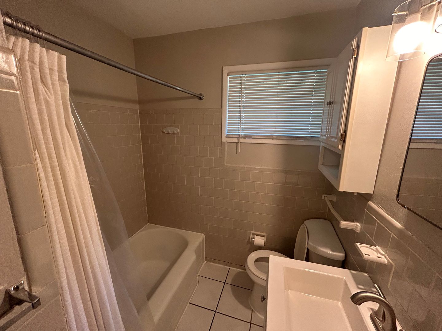 4107 Arlington Circle 2 of 7