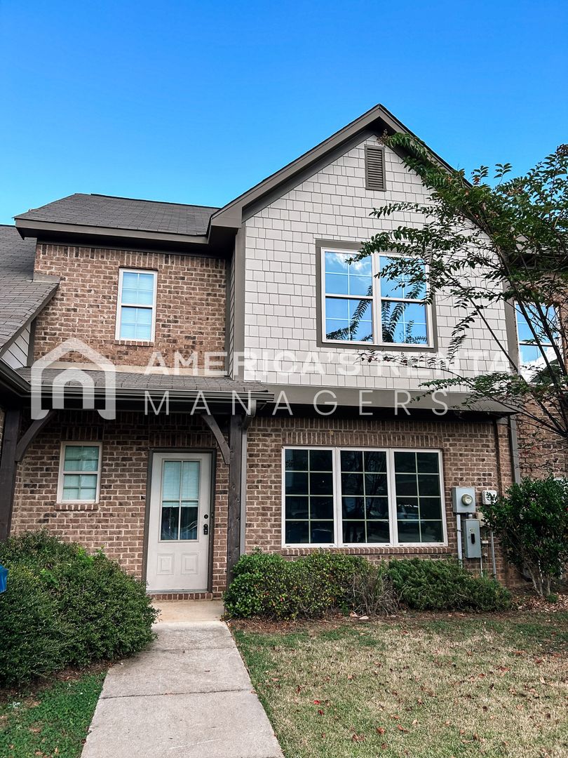Chelsea House: 580 Polo Way