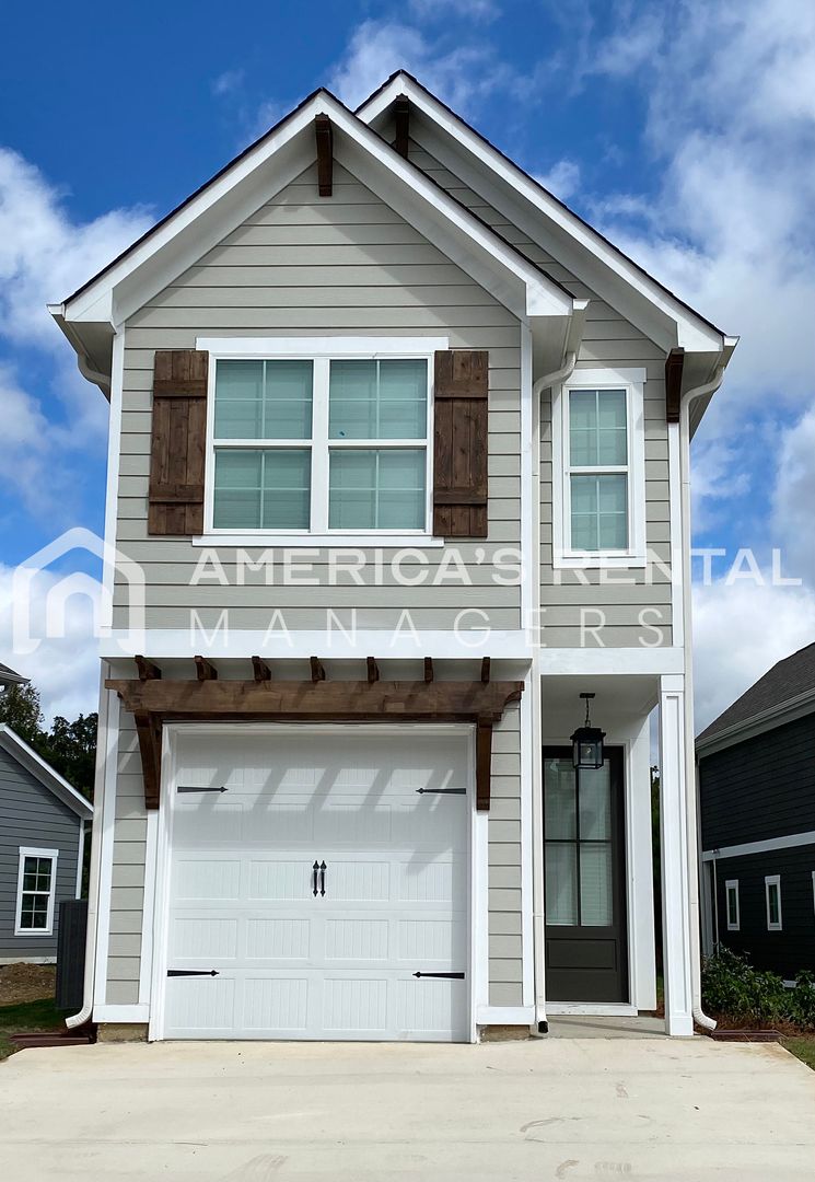 Calera House: 256 Creek Run Way