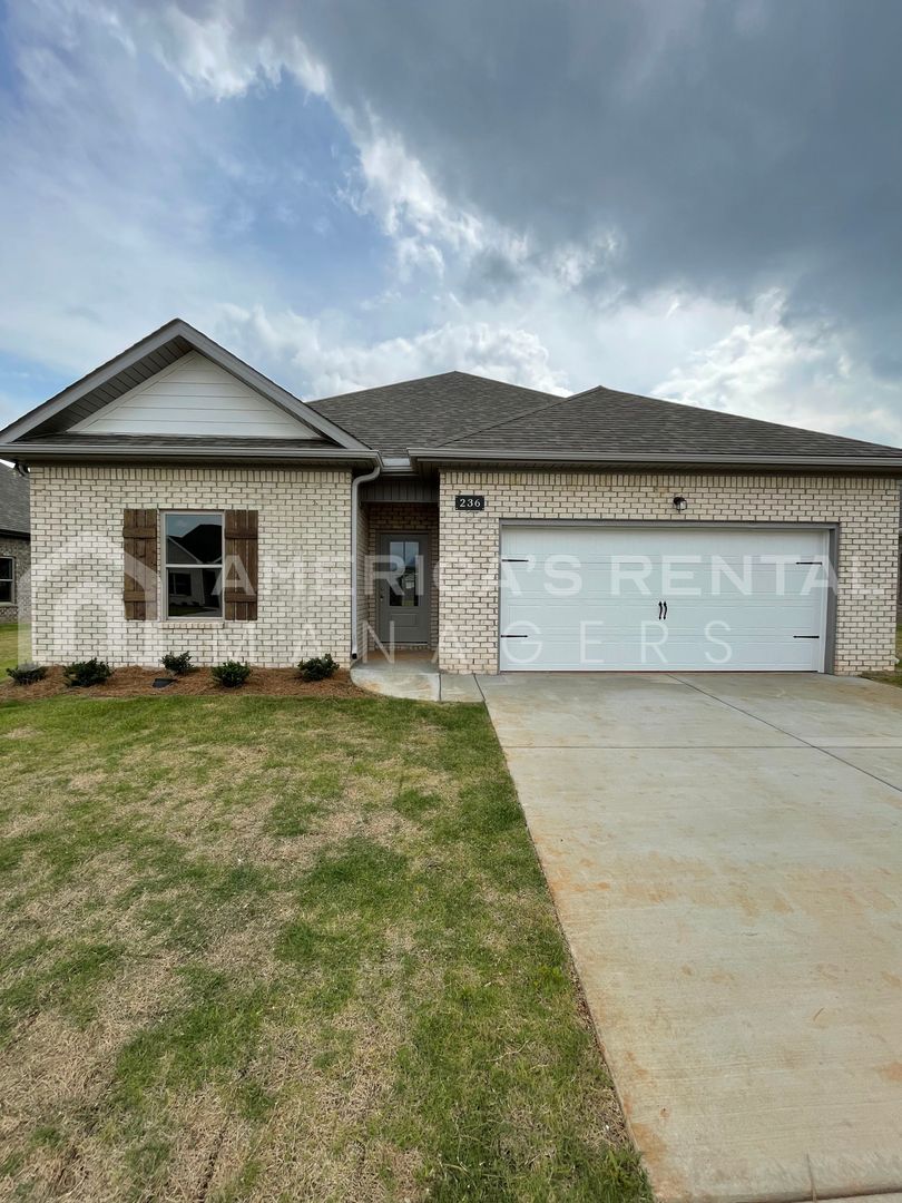 Meridianville House: 236 John Harold Drive