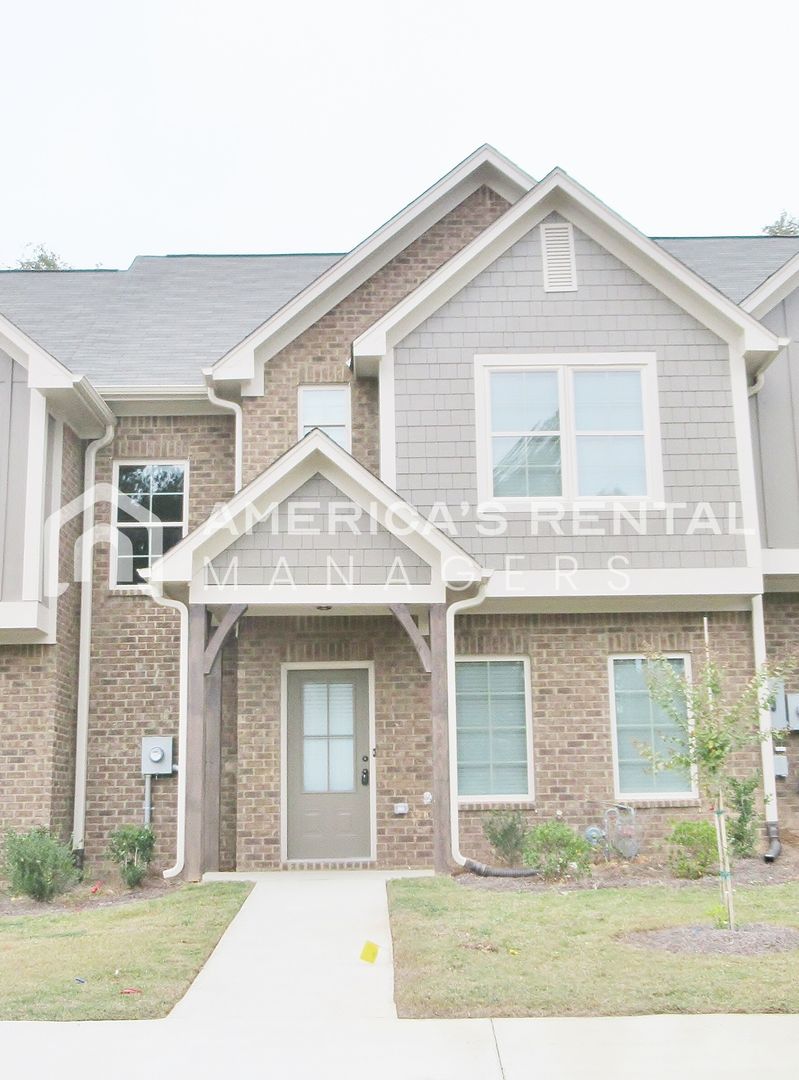 Chelsea House: 536 Polo Way