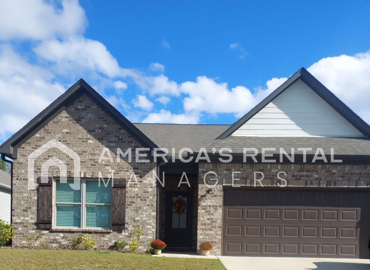 Jasper House: 625 Troubadour Lane