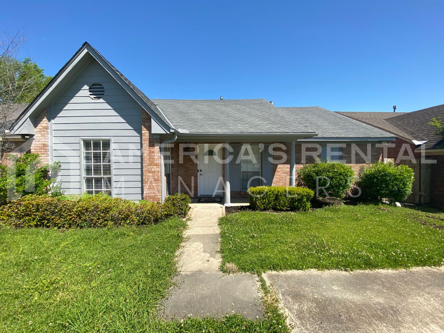 Home for rent in Montgomery!!! Available now!!