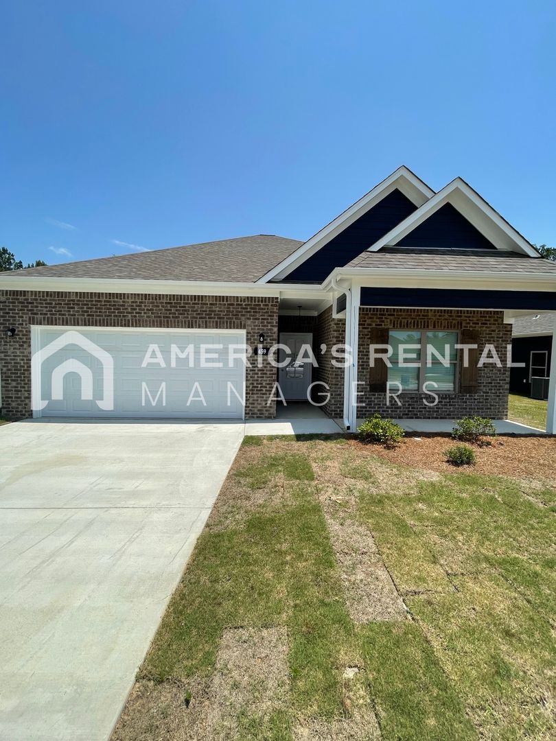 Jasper House: 459 Troubadour Lane