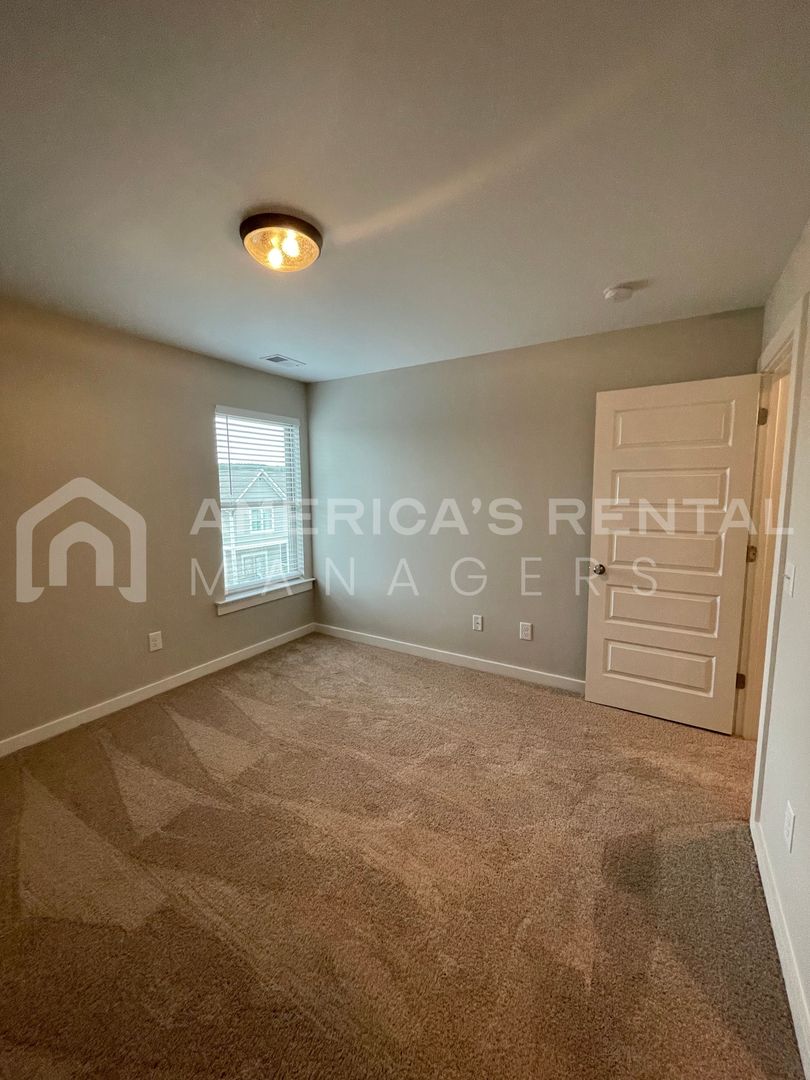 270 Shiloh Creek Drive, Calera, AL 35040