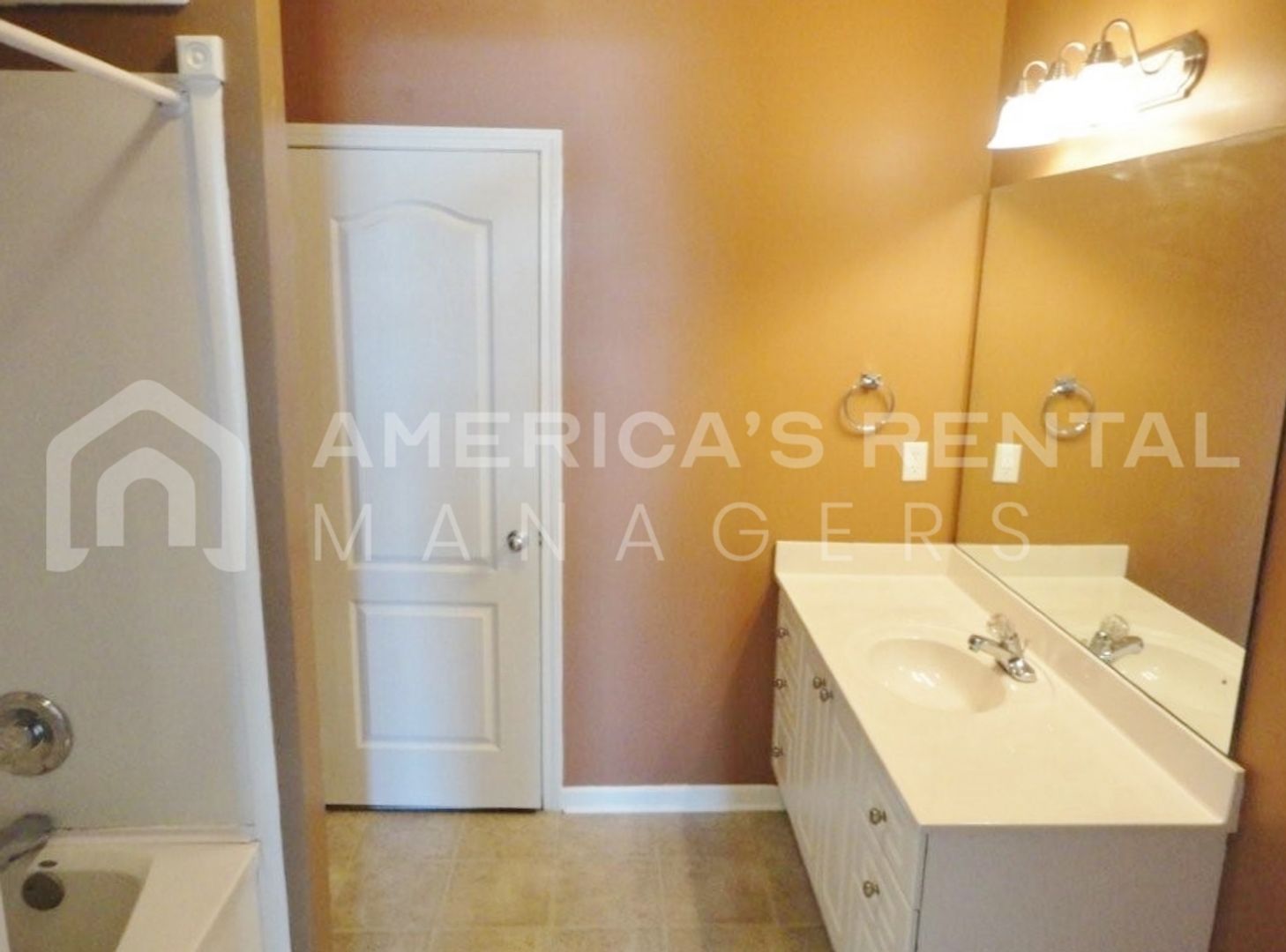 126 Waterford Lake Drive, Calera, AL 35040