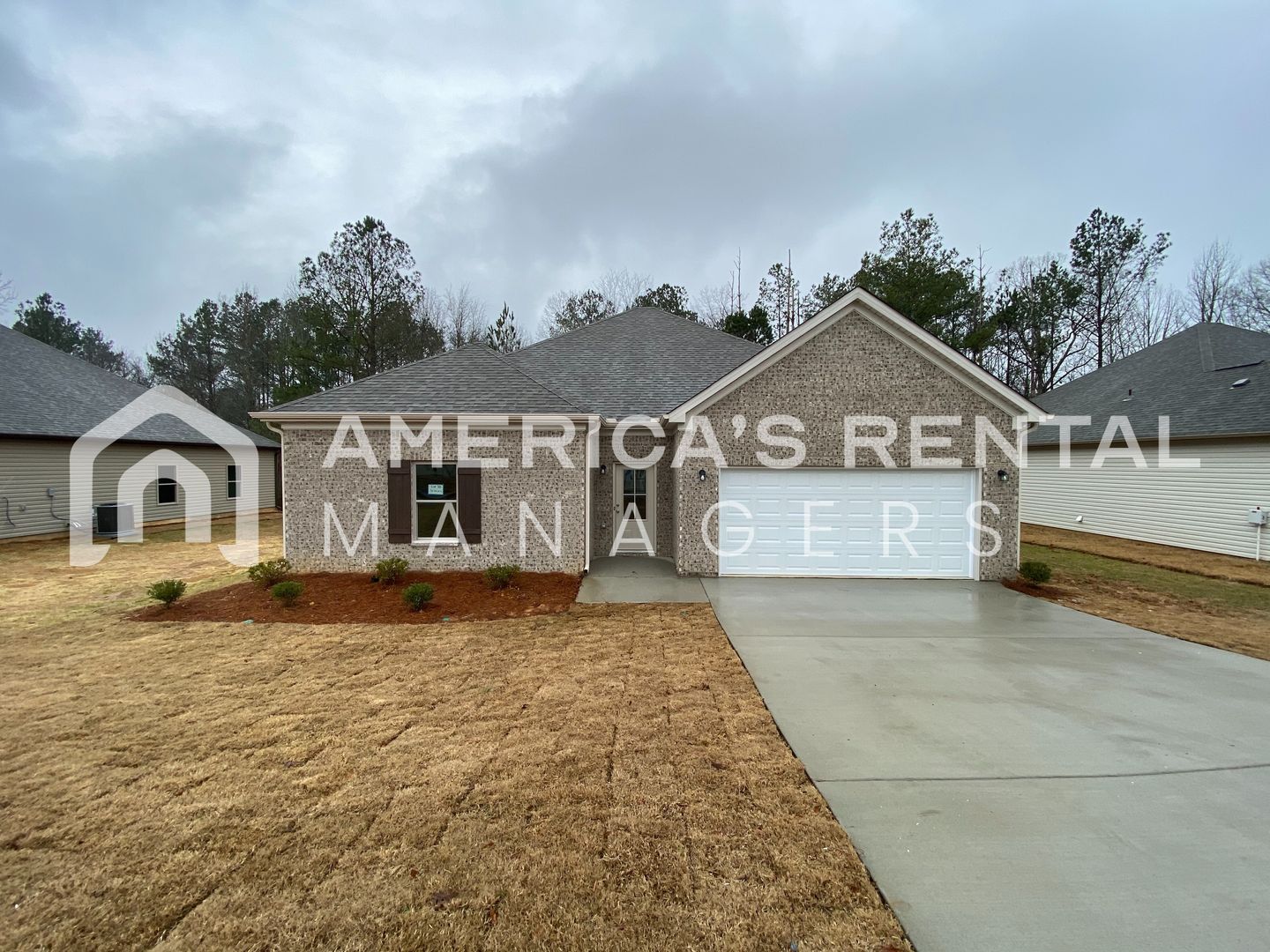 Lincoln House: 361 White Oak Circle