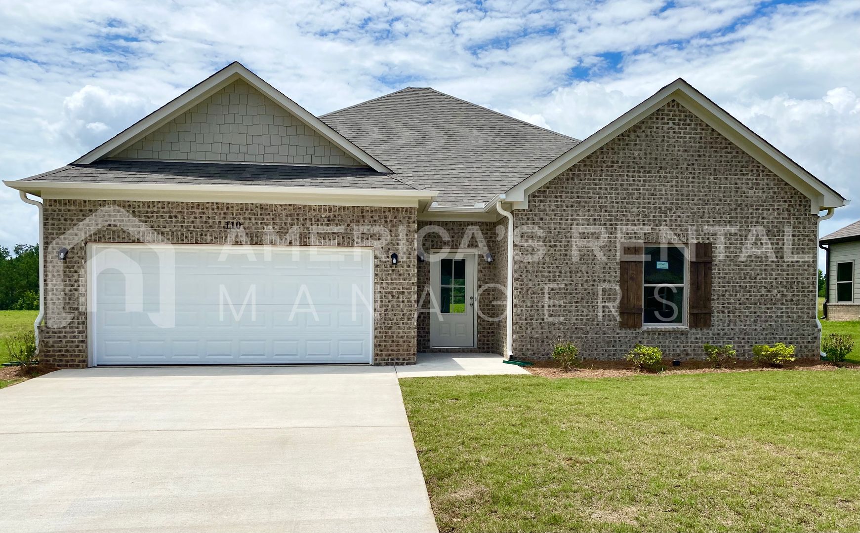 Clanton House: 110 Ballington Way