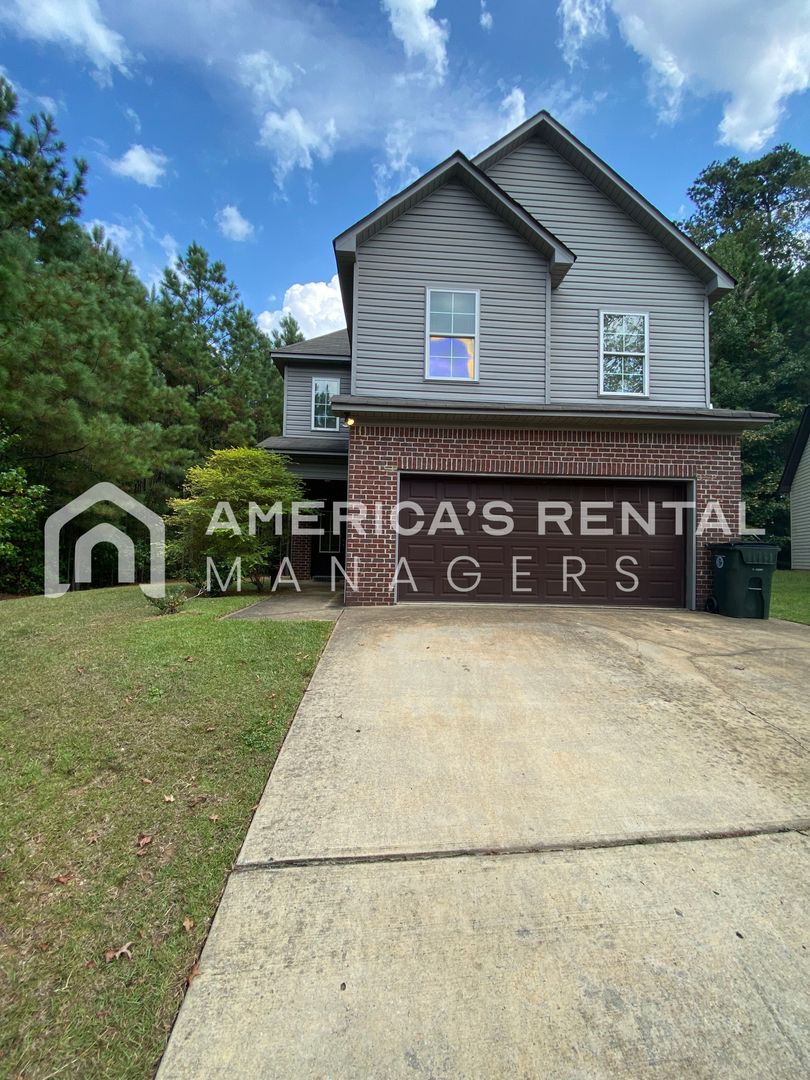 Tuscaloosa House: 5601 Barretts Trace Lane
