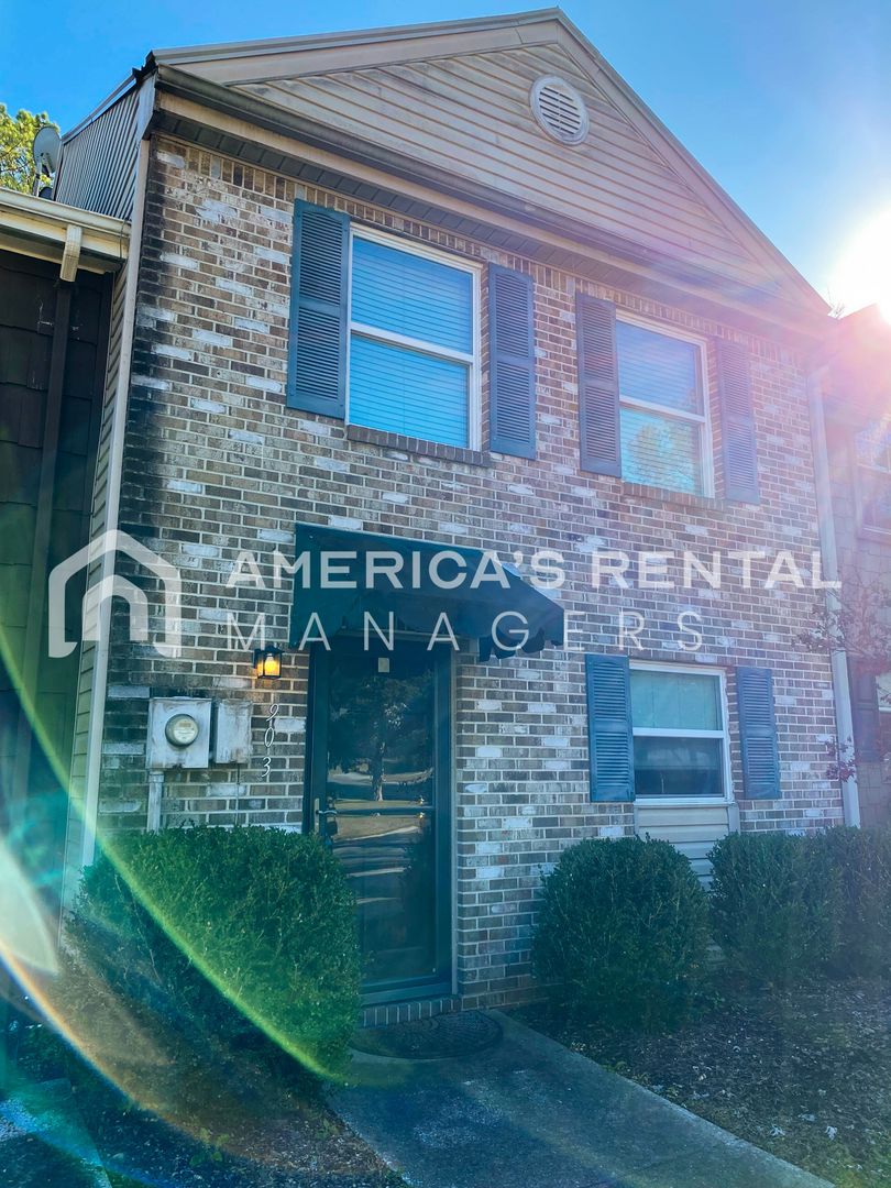 Birmingham House: 903 Cedar Crest Drive