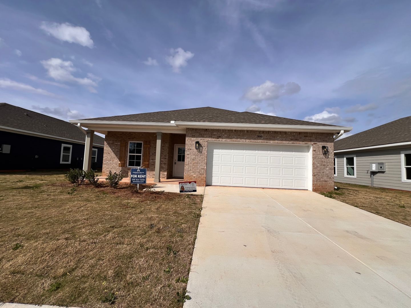 Robertsdale House: 19641 Amberley Road