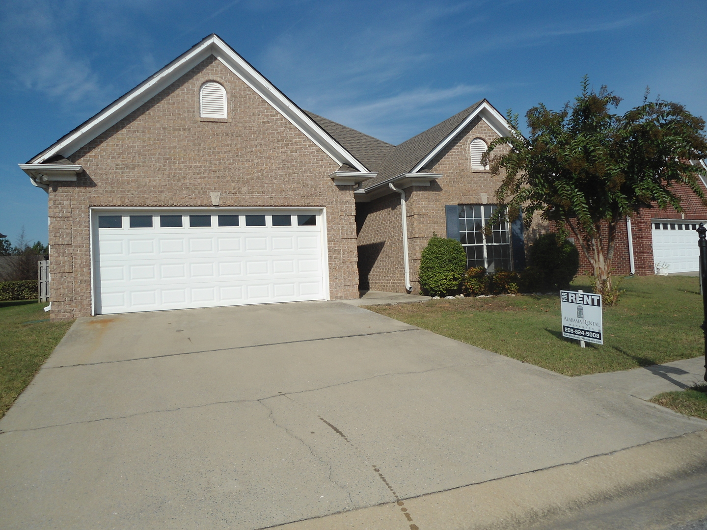 Calera House: 461 Daventry Circle