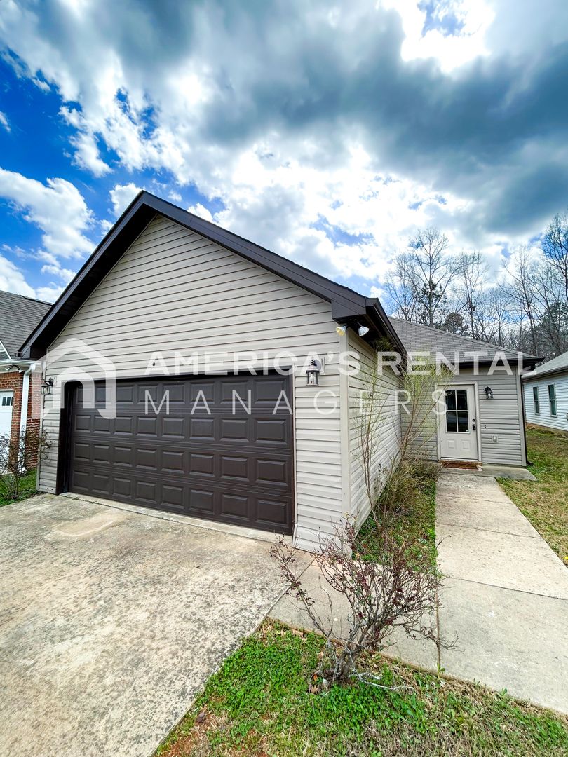 Odenville House: 80 Deer Creek Drive