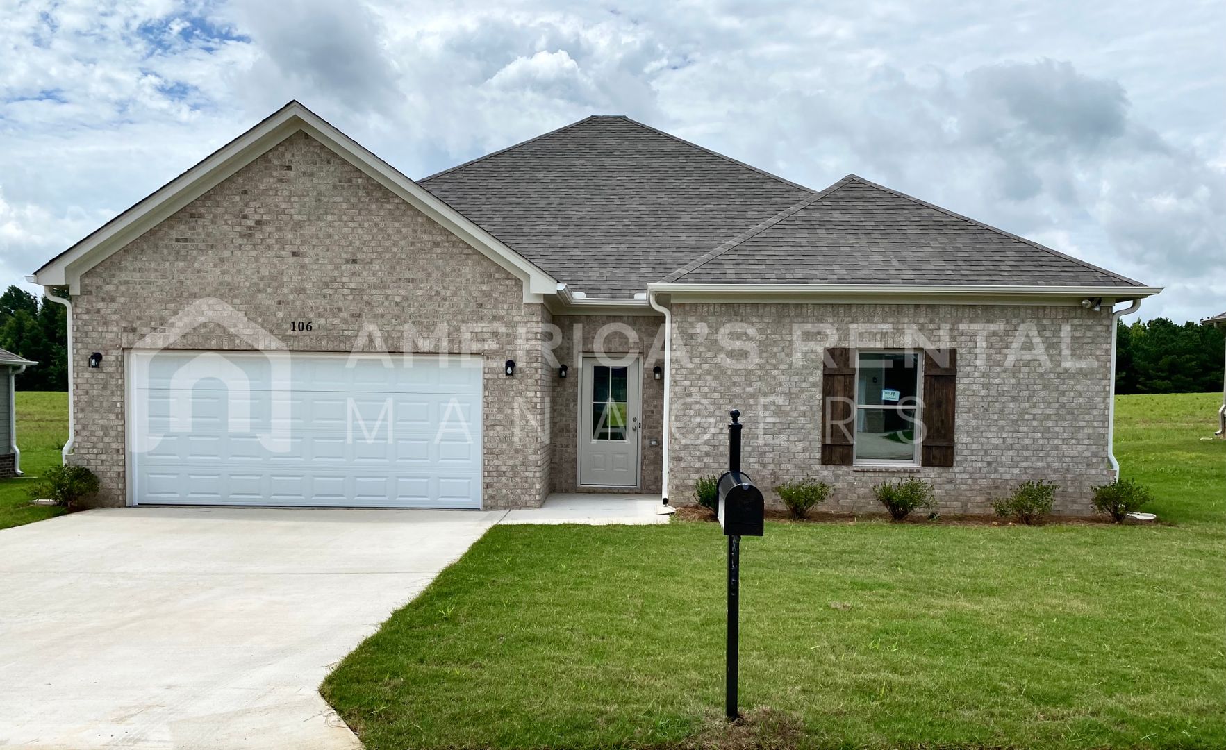 Clanton House: 106 Ballington Way