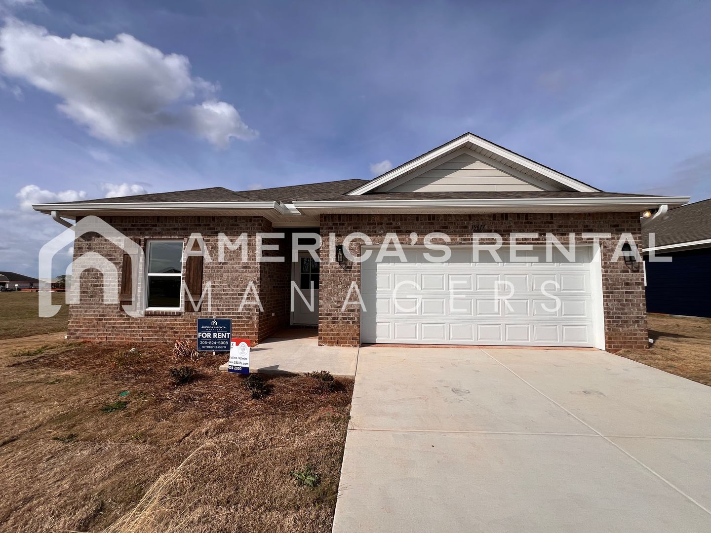 Robertsdale House: 19617 Amberley Road