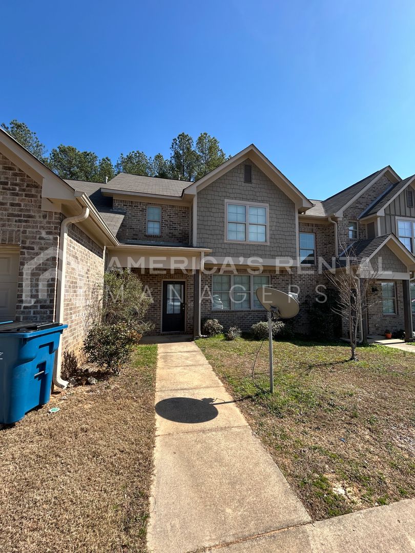 Chelsea House: 543 Polo Way