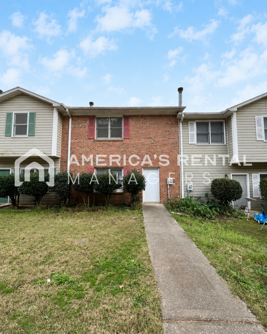 Pelham House: 217 Carl Nichols Drive