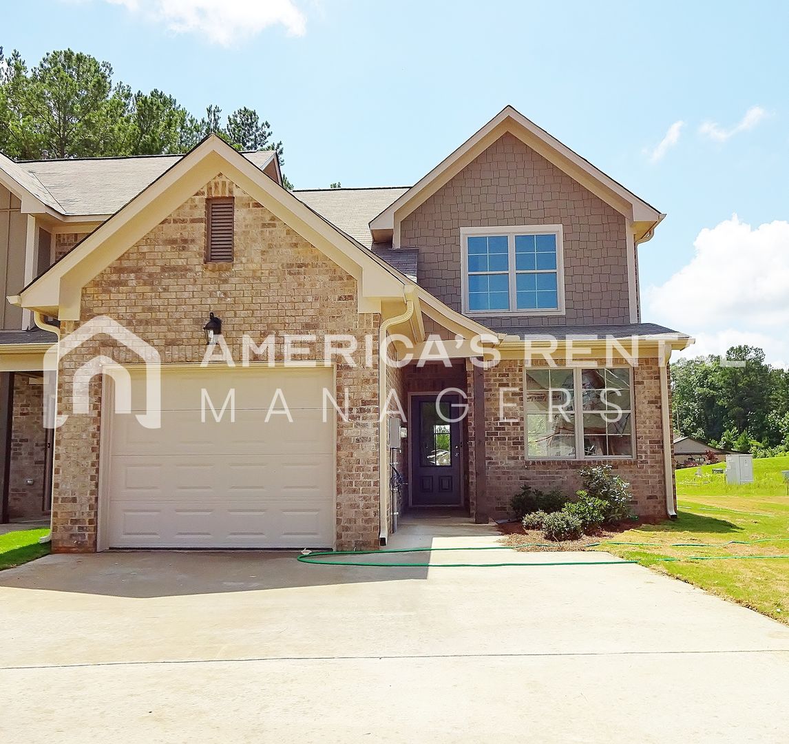 Chelsea House: 559 Polo Way