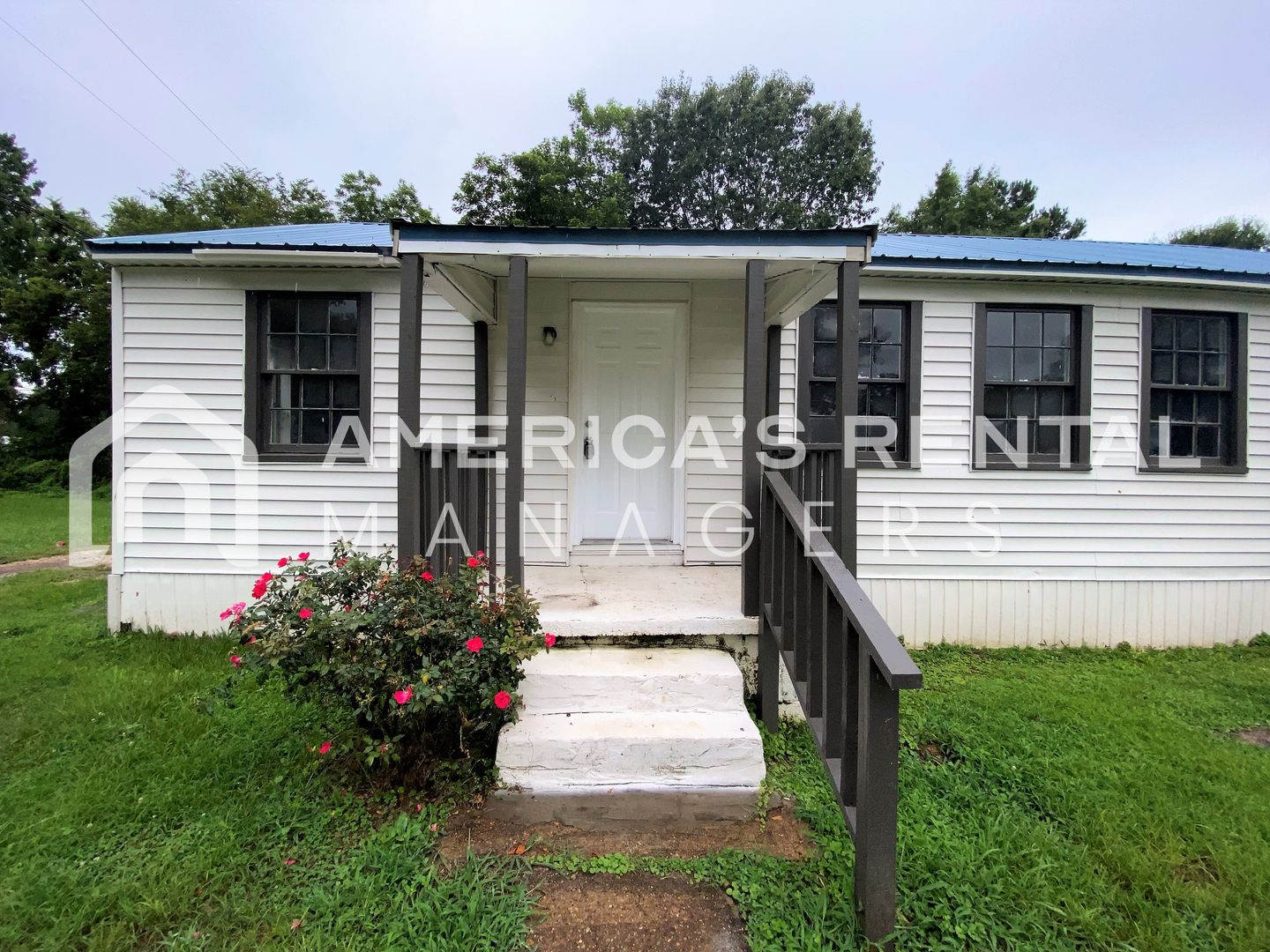 Childersburg Apartment: 104/105 7th Ave SE