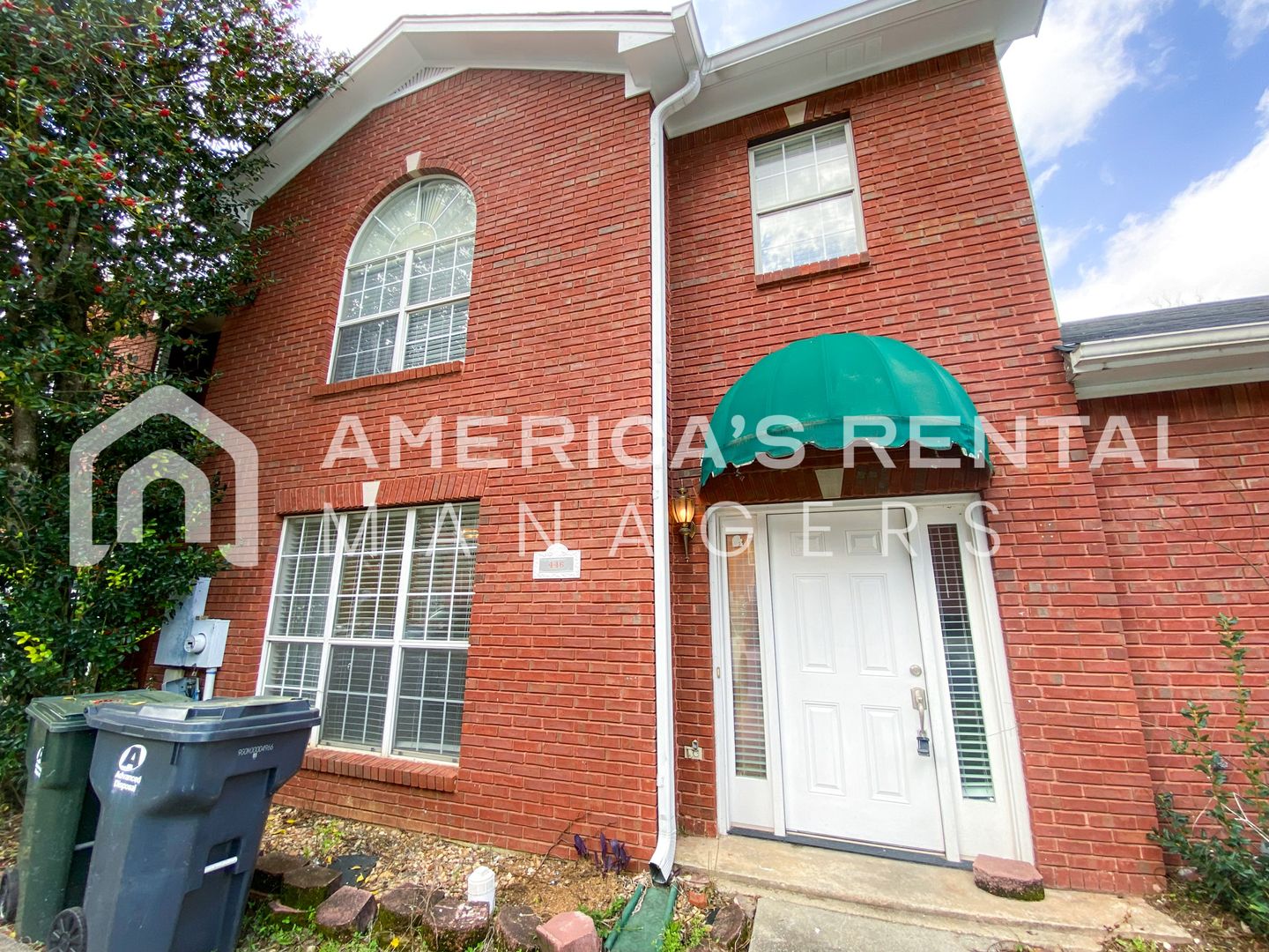 Pelham House: 446 Cambrian Ridge Trail