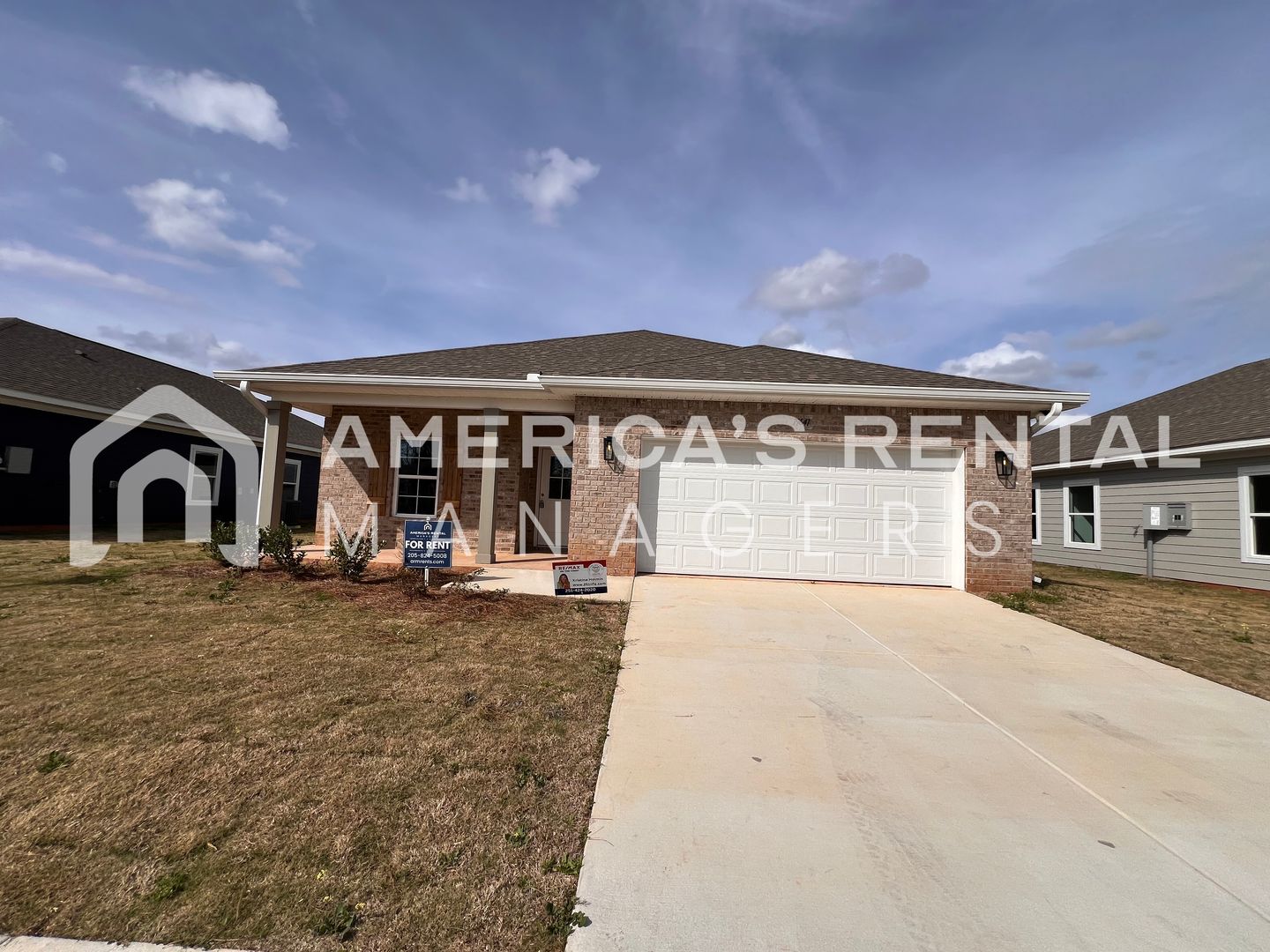 Robertsdale House: 19641 Amberley Road