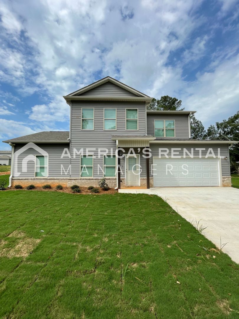 Weaver House: 90 Buckhorn Circle