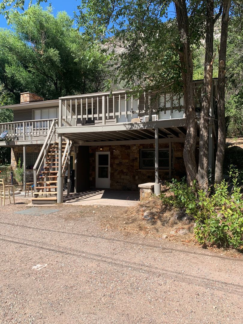 Glenwood Springs Apartment: 166 Michels Circle