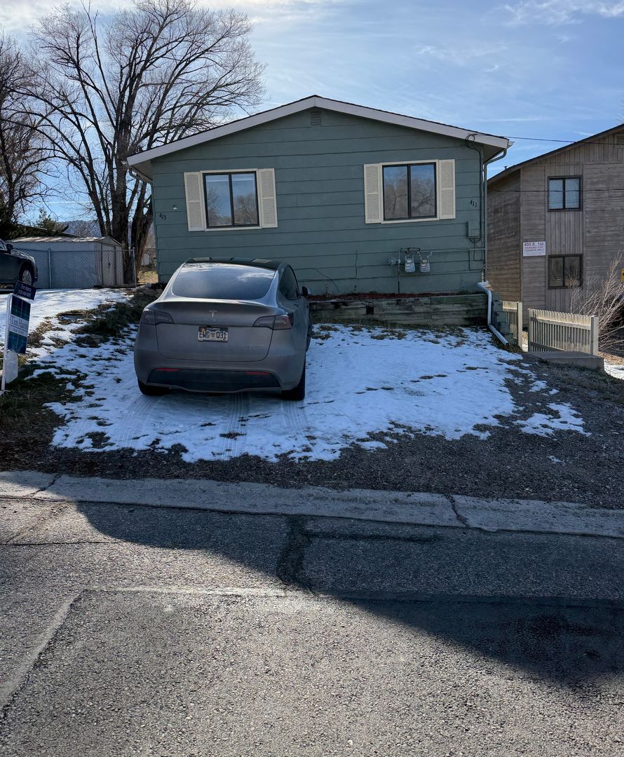 Rifle Apartment: 411 E 1st Street