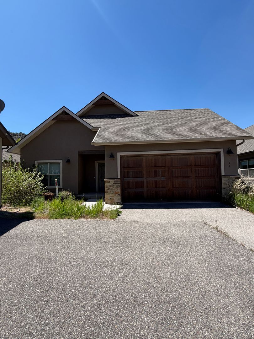 Glenwood Springs House: 135 Blue Heron Vista