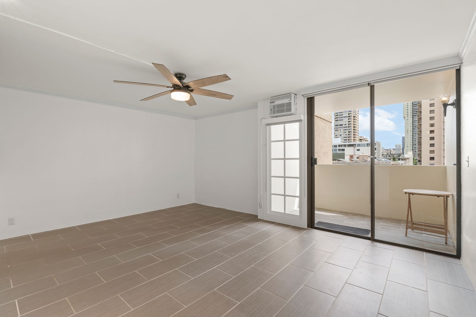 Honolulu Condo: 2092 Kuhio Ave #906