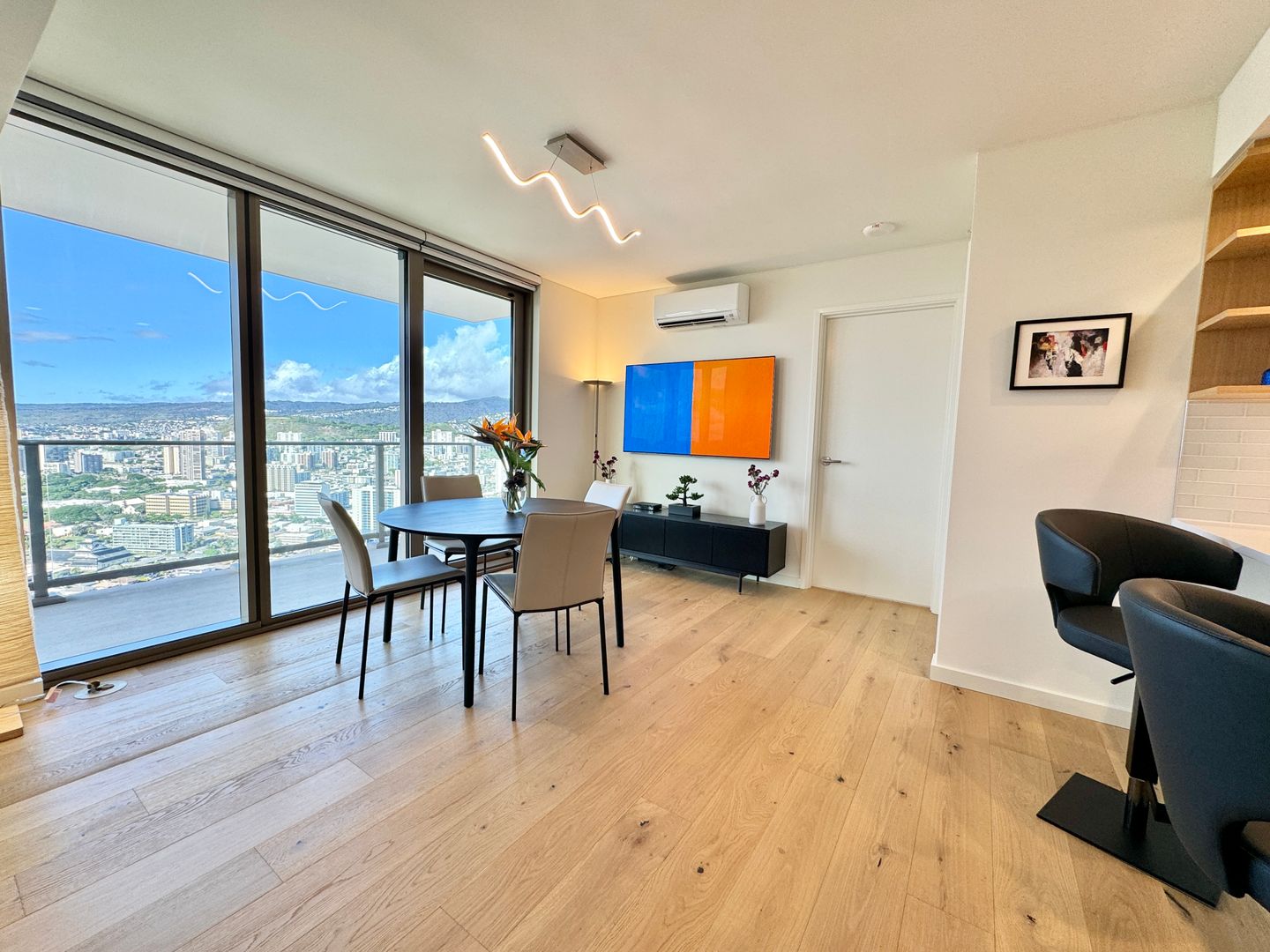 Honolulu Condo: 1388 Kapiolani Blvd #4208