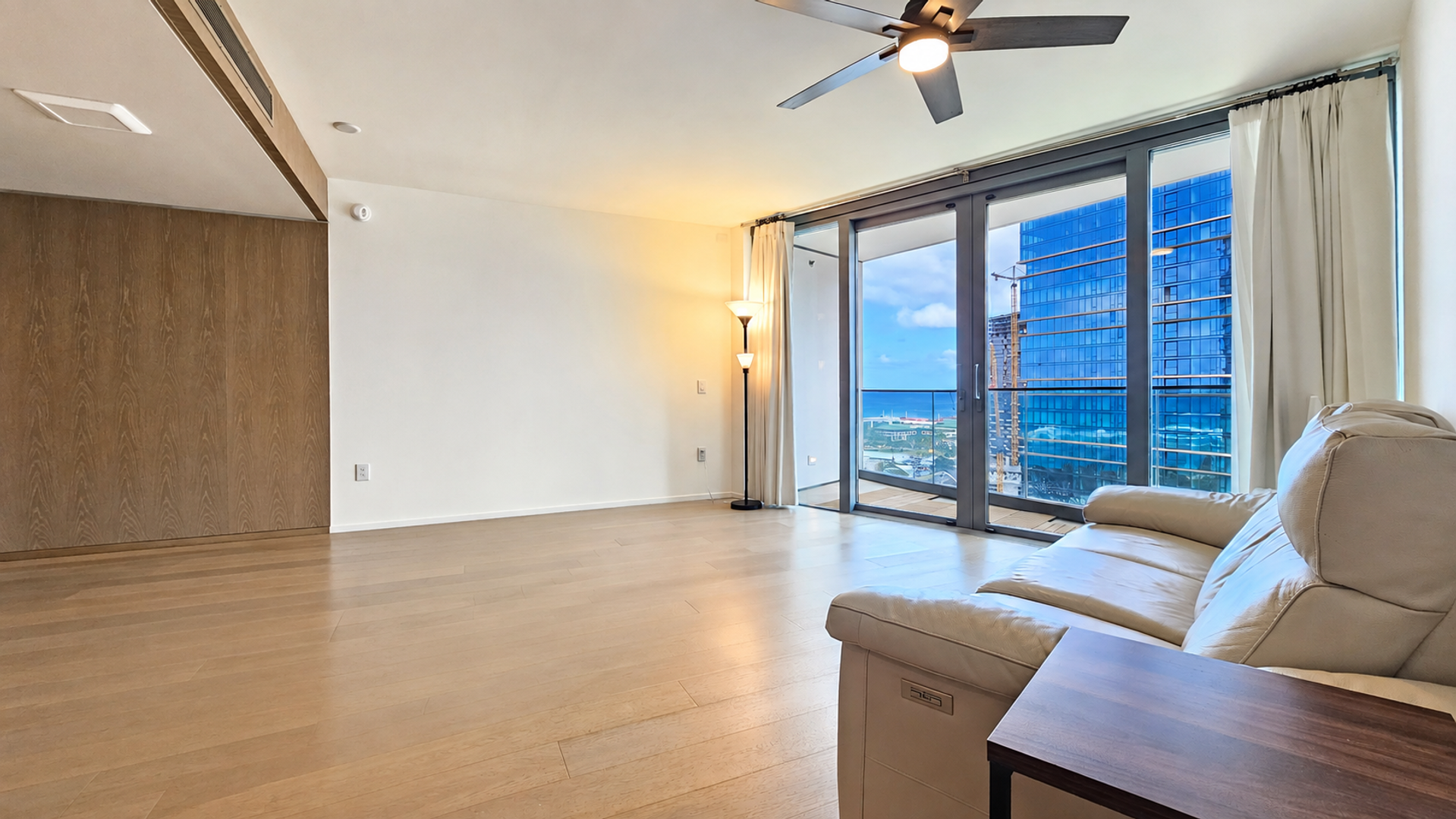 Honolulu Condo: 1000 Auahi St #2413