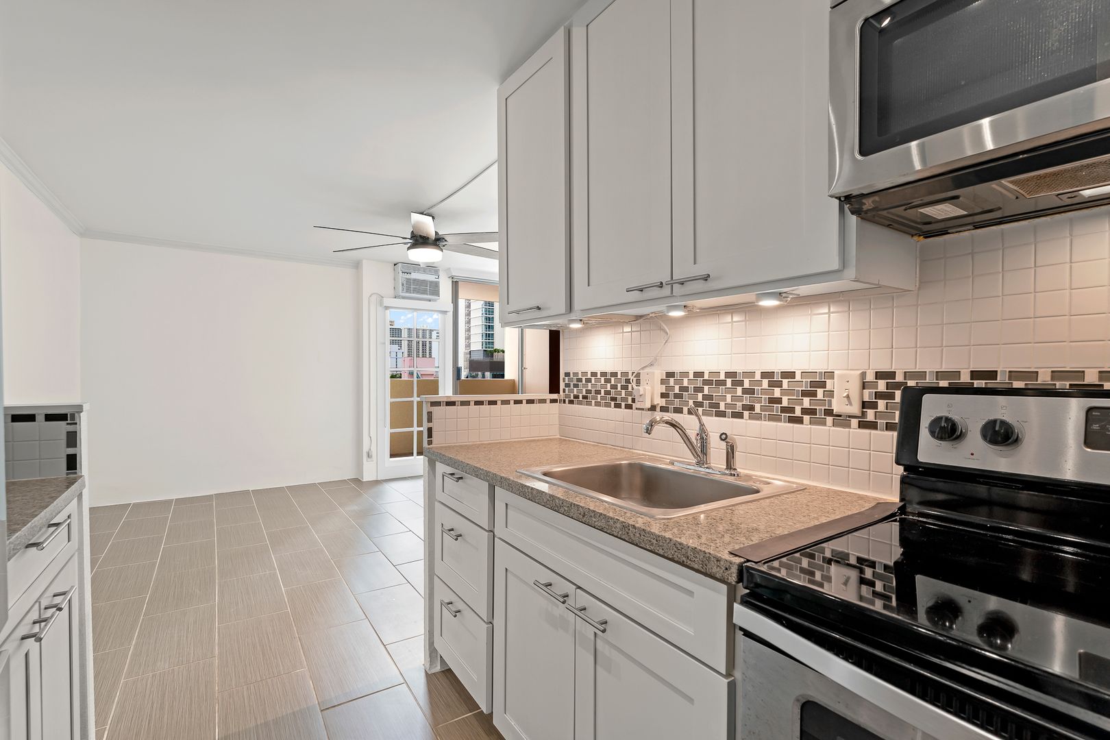 Honolulu Condo: 2092 Kuhio Ave #906