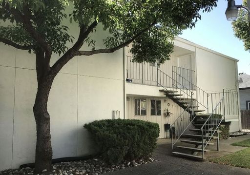 Cute apartment in small complex located within walking distance of downtown Vacaville! – photo 1
