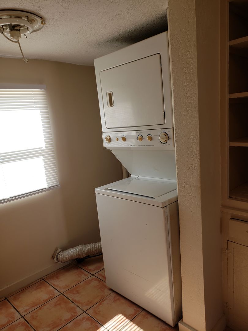 Alamogordo House: 1521 Indiana Ave