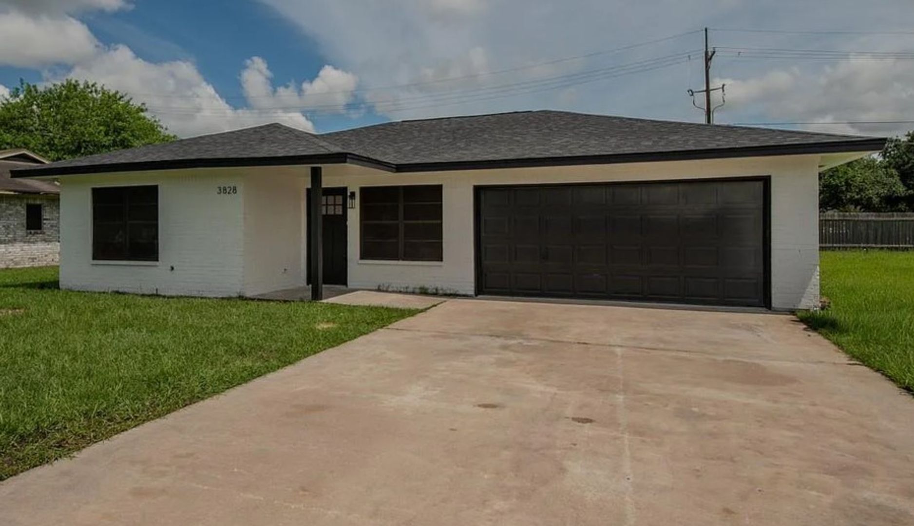 Orange House: 3828 Anderson Villa - 3828 Anderson Villa