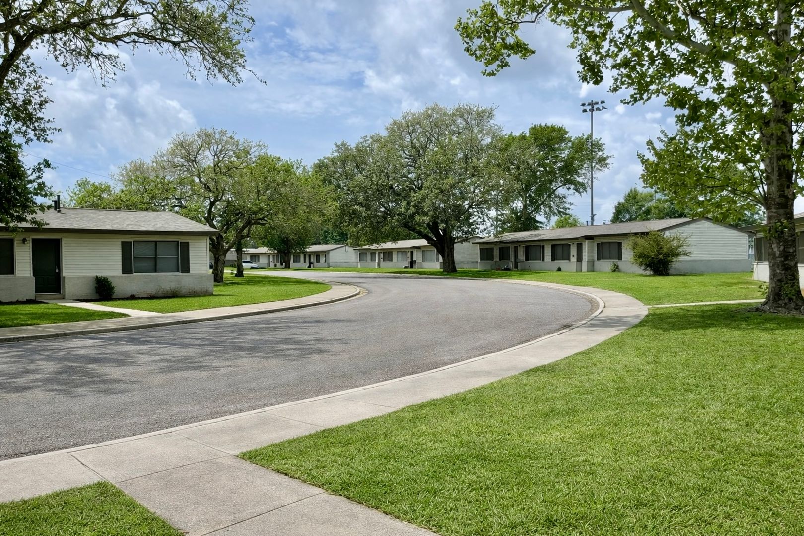 Bridge City Apartment: 400 Bower Dr