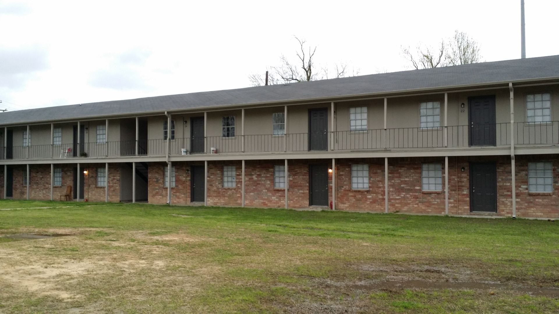 Vidor Apartment: 425 S Archie St