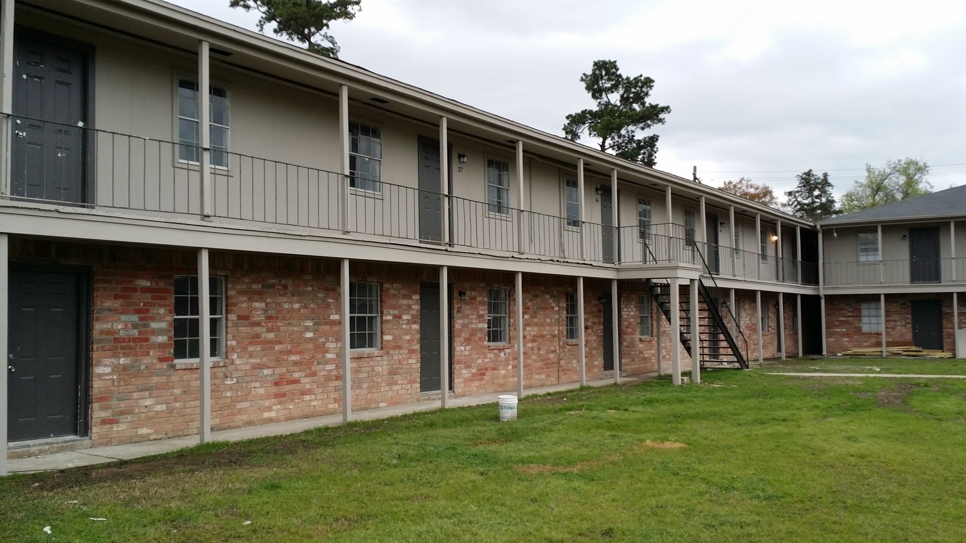 Vidor Apartment: 425 S Archie St