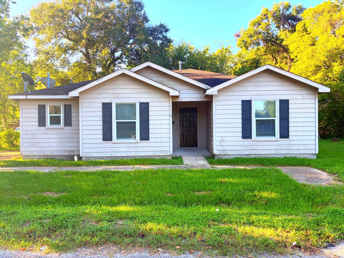 Beaumont House: 1150 Bradley Street