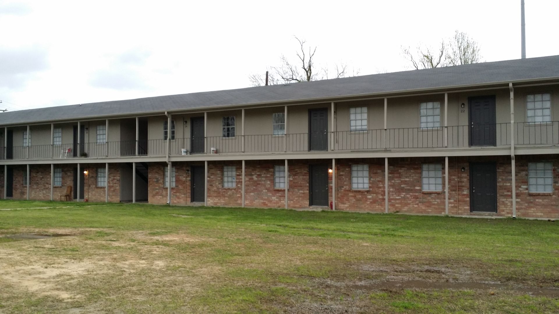 Vidor Apartment: 425 S Archie St