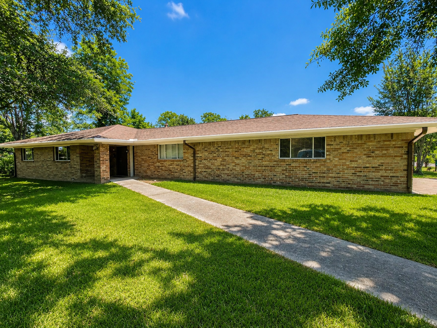 Orange House: 1302 9th St