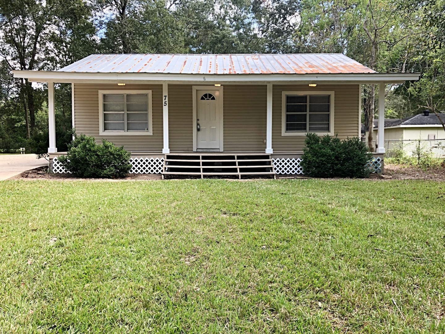 Lumberton House: 75 Jordan Dr