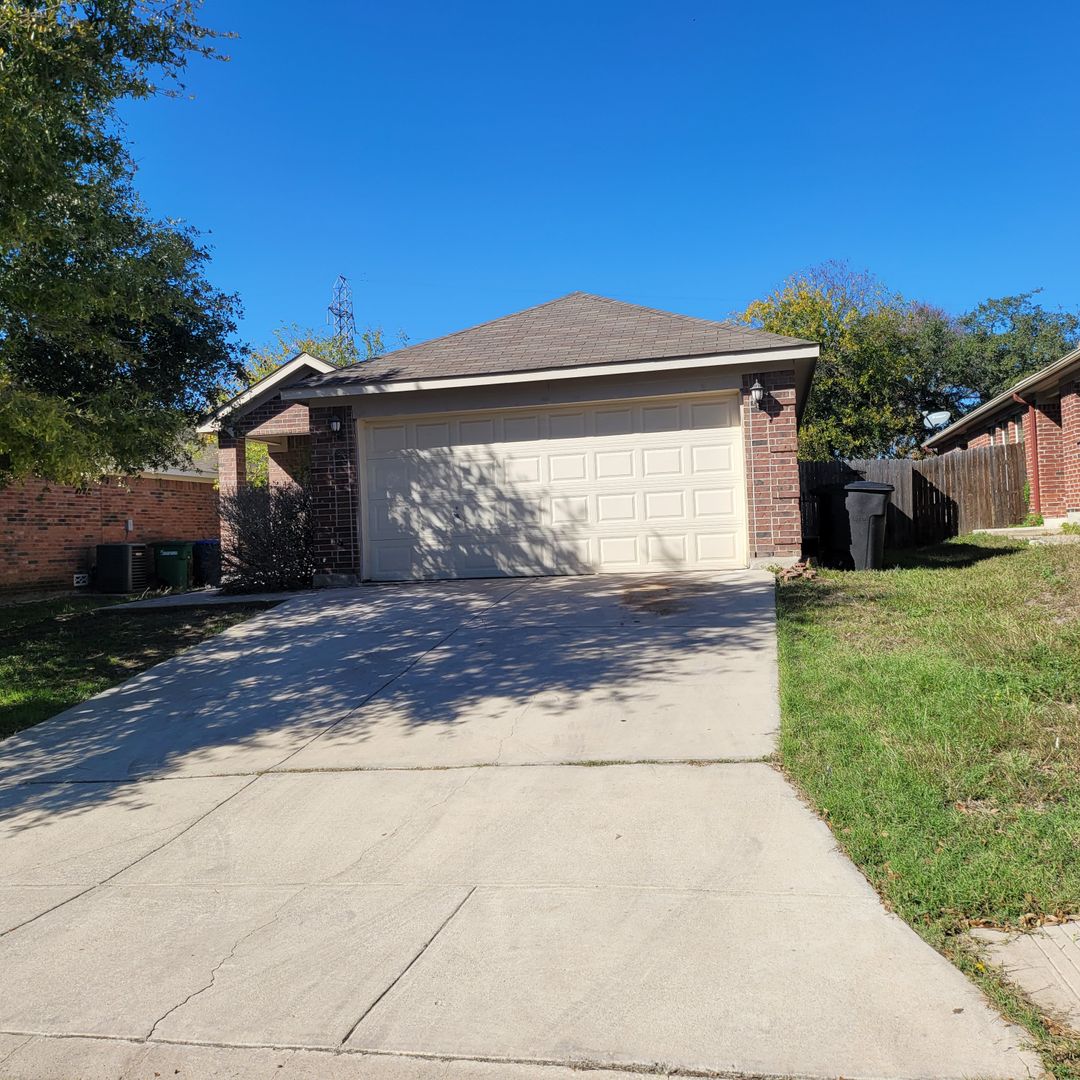 San Antonio House: 6503 Ithaca Forest
