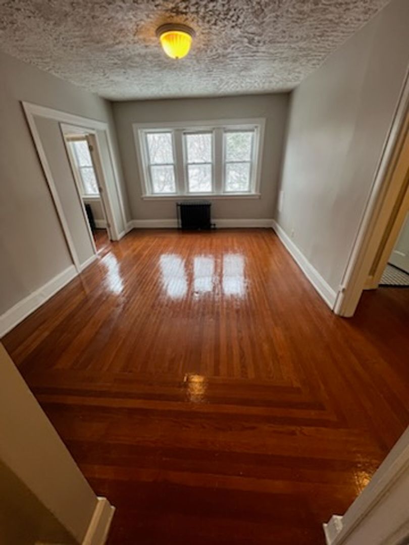 Cincinnati Apartment: 523 Oak St