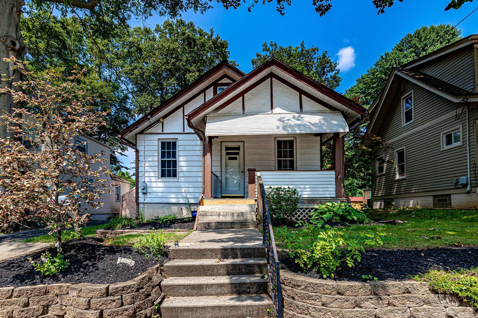 Cincinnati House: 6312 Bedford St