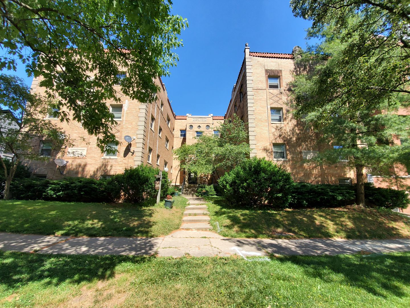 Cincinnati Apartment: 2340 Victory Parkway